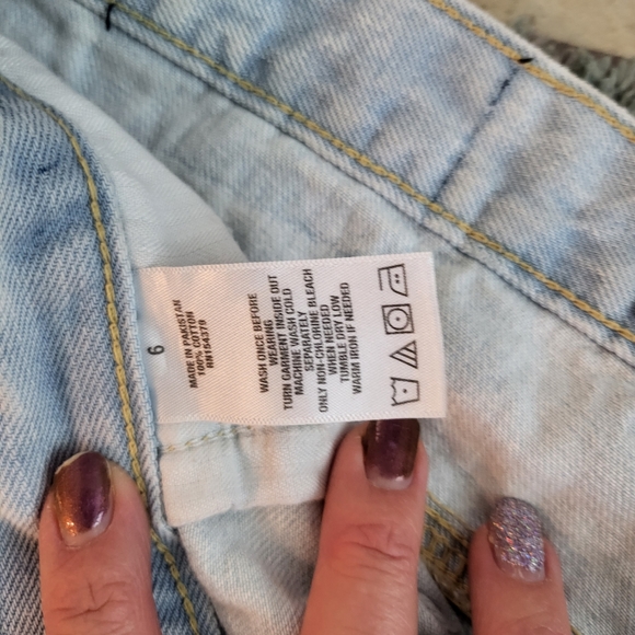 2 pairs of shorts - Aero Cheeky and Sky & Sparrow - Picture 8 of 8